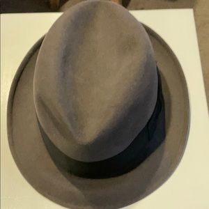 Men’s Hat!! Excellent Condition!